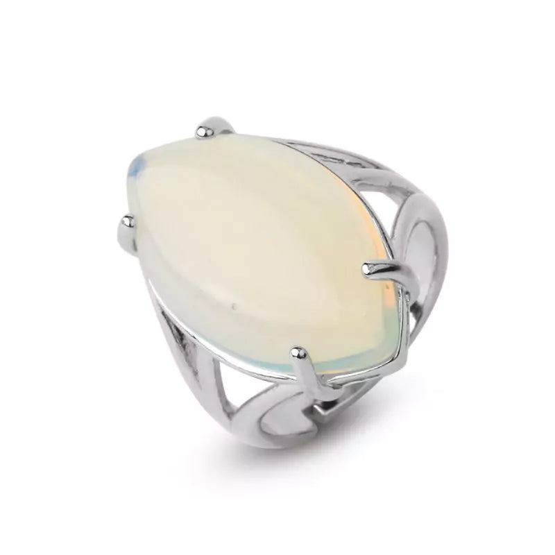 bague opale blanche "Marquise", cadeau cadeau lithothérapie femme et homme