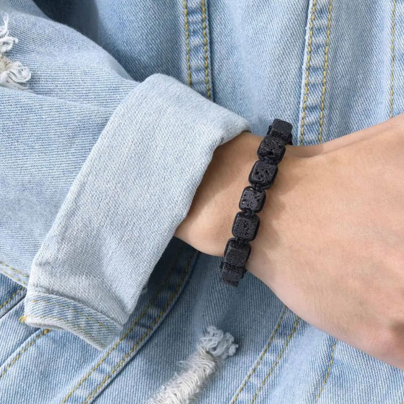 bracelet "Carré" Pierre de Lave de 8 mm ajustable, cadeau homme ou femme pour fêtes