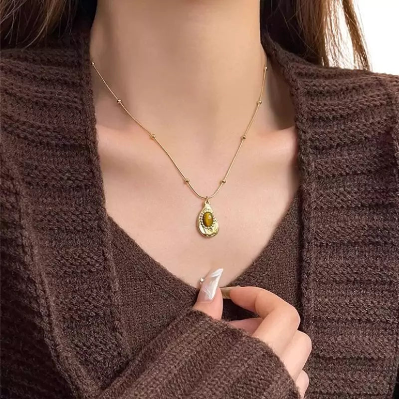 Collier pierre oeil de tigre "Ovale", cadeau de lithothérapie femme